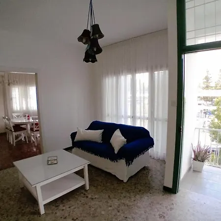 Door 3bdr Flat Centre Nikósie