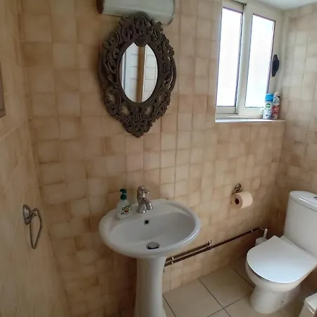 Door 3bdr Flat Centre * Nicosie