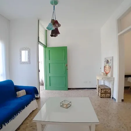 Door 3bdr Flat Centre Apartmán