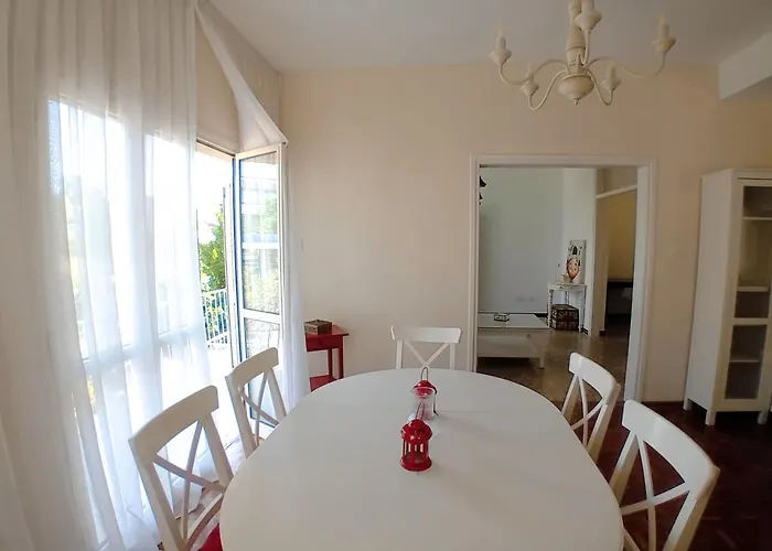 Door 3bdr Flat Centre Appartement *