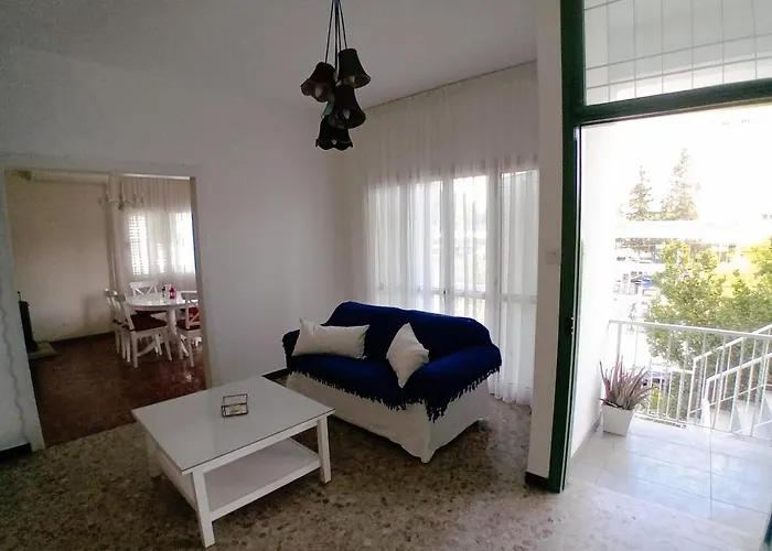 Door 3bdr Flat Centre Nikósie